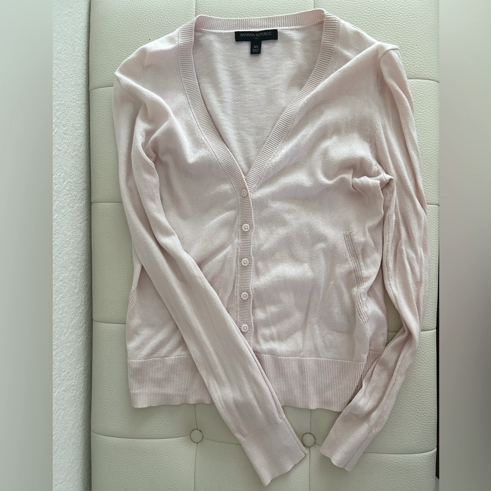 Banana Republic Women's Long Sleeve Button
Front V Neck Cardigan Sweater Pink